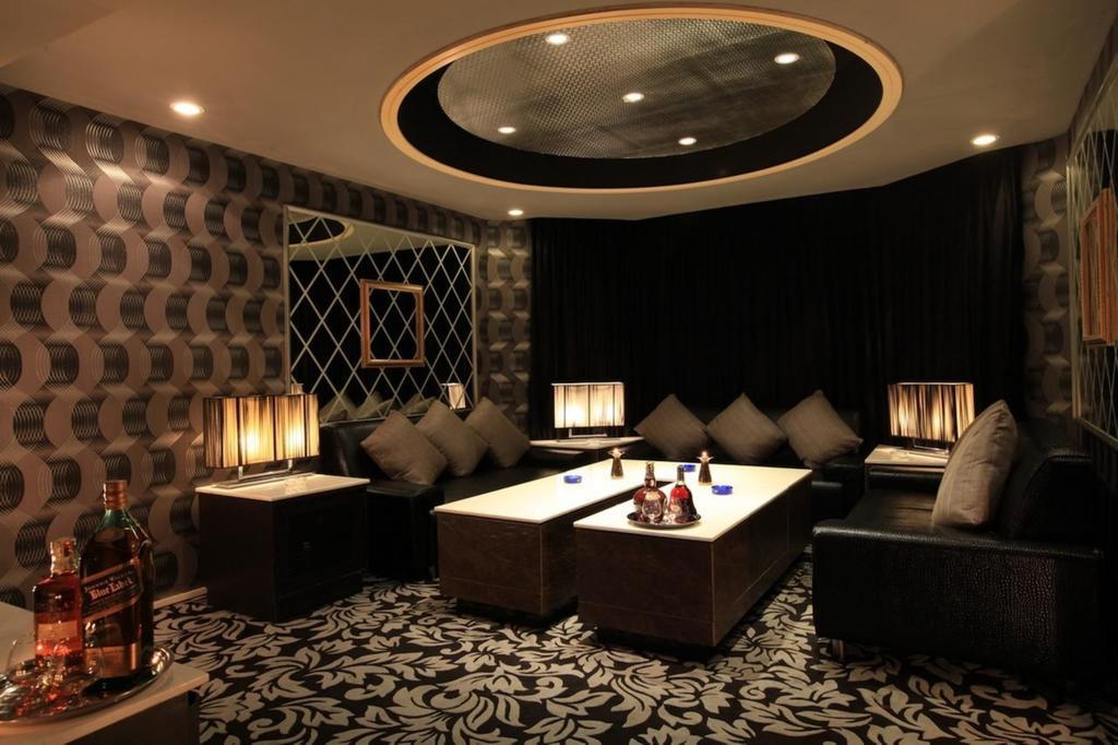 Holiday Palace Ou Chrov Екстер'єр фото